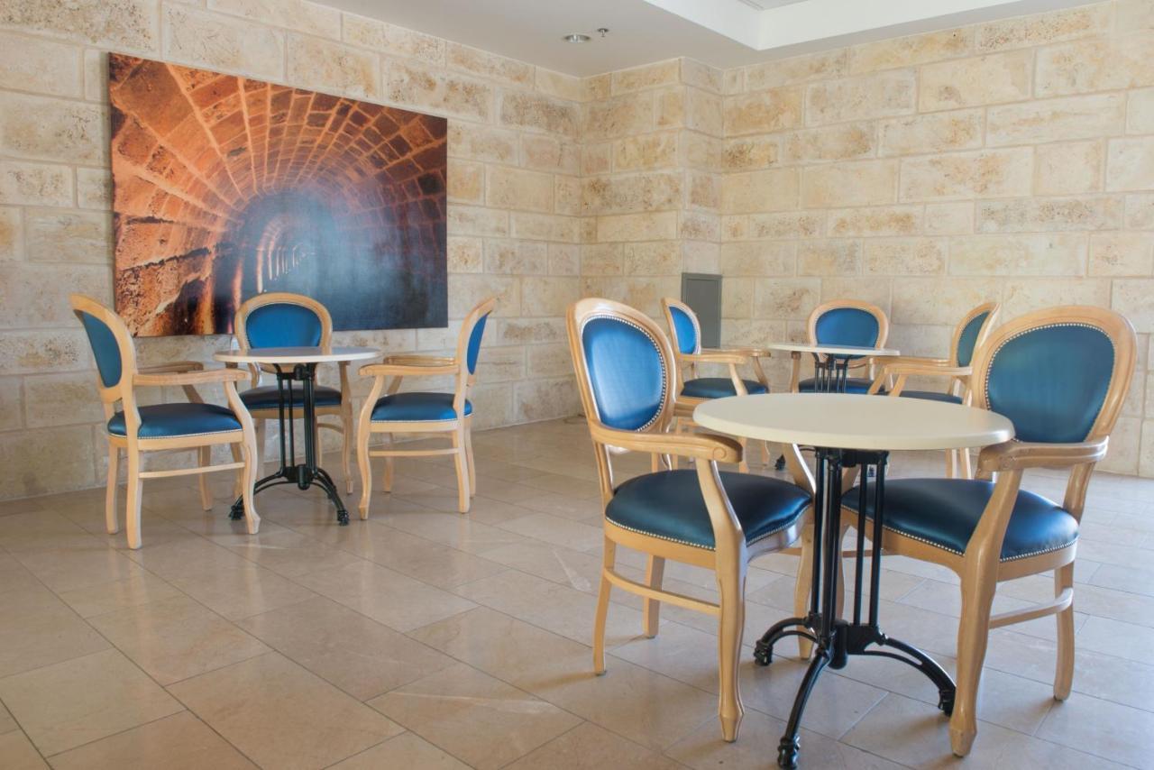 Hi - Akko Knights Hostel Acre Exterior foto