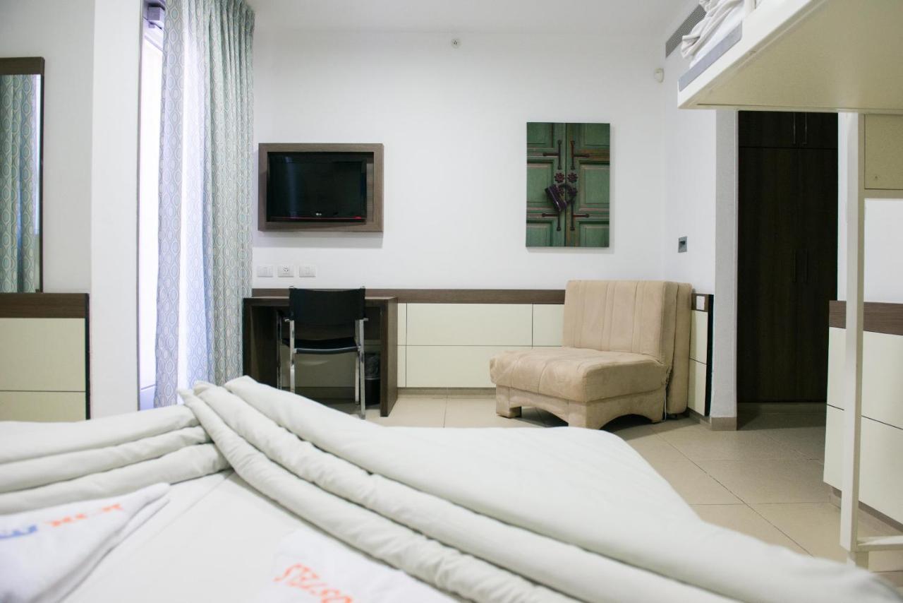 Hi - Akko Knights Hostel Acre Exterior foto